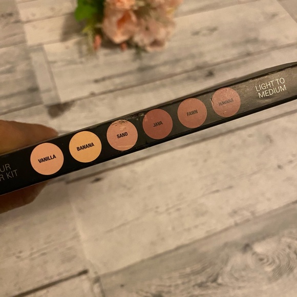 Anastasia Beverly Hills Contour kit Light-Medium - Picture 7 of 7